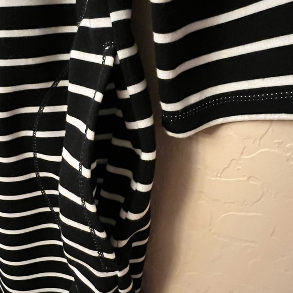 Max Studio Black & White Striped 3/4 Sleeve Shift Dress - Picture 10 of 15